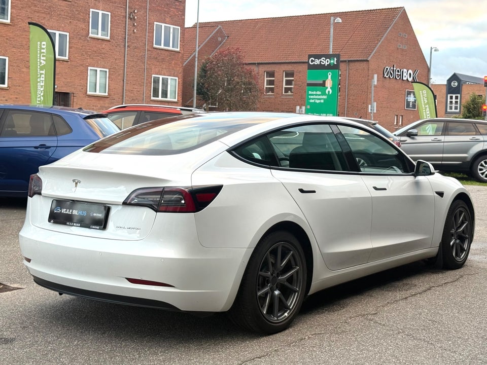Tesla Model 3 Long Range AWD 4d