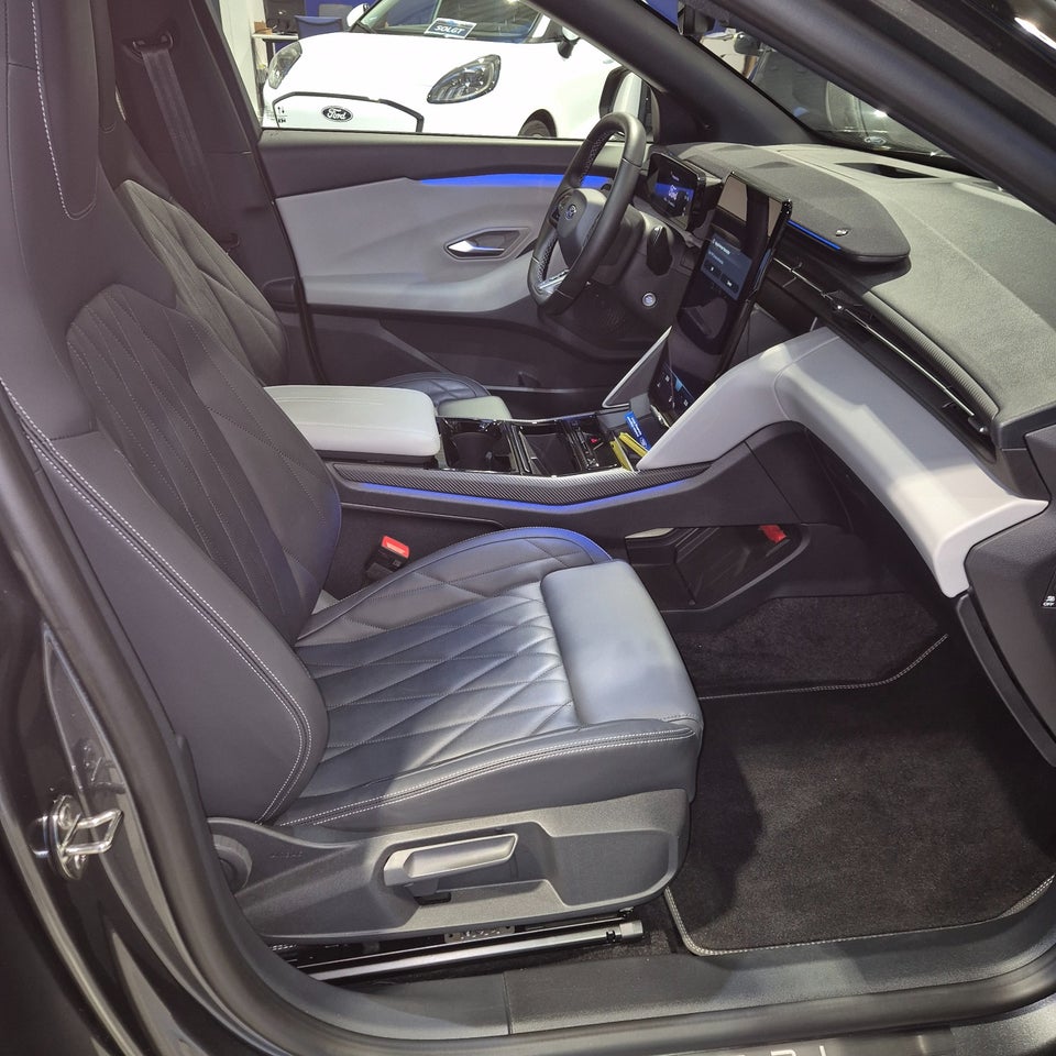 Ford Capri 82 Premium Extended Range 5d