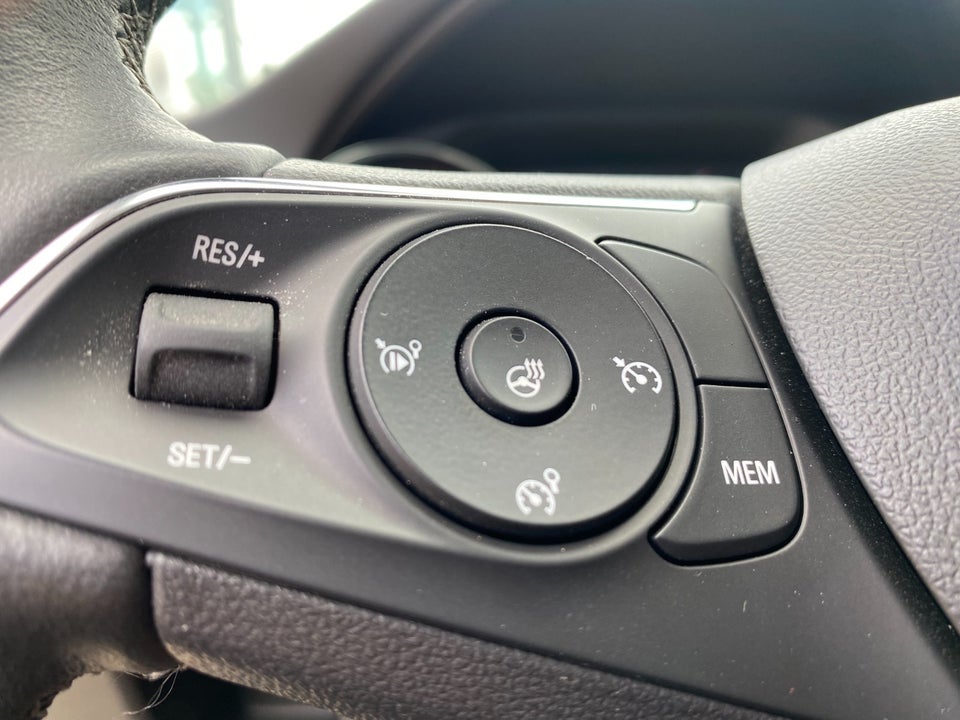 Opel Crossland 1,2 T 130 Sport Ltd. aut. 5d