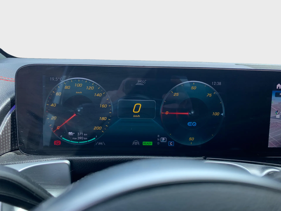 Mercedes EQB300 AMG Line 4Matic 5d