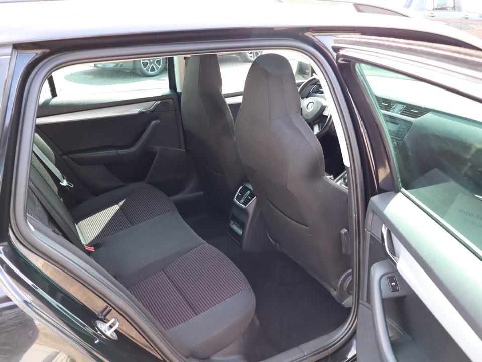 Skoda Octavia 1,4 TSi 140 Elegance Combi 5d