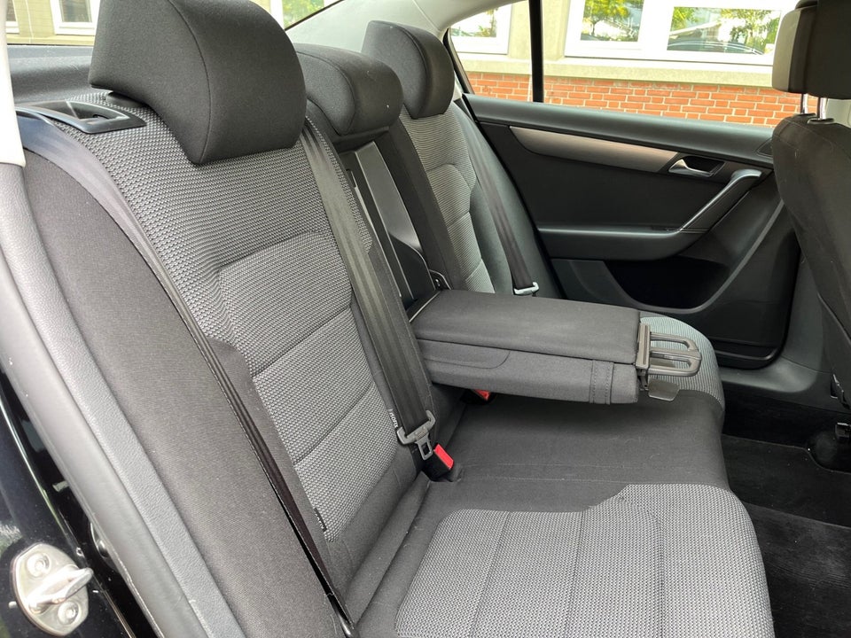 VW Passat 2,0 TDi 140 Highline DSG BMT 4d