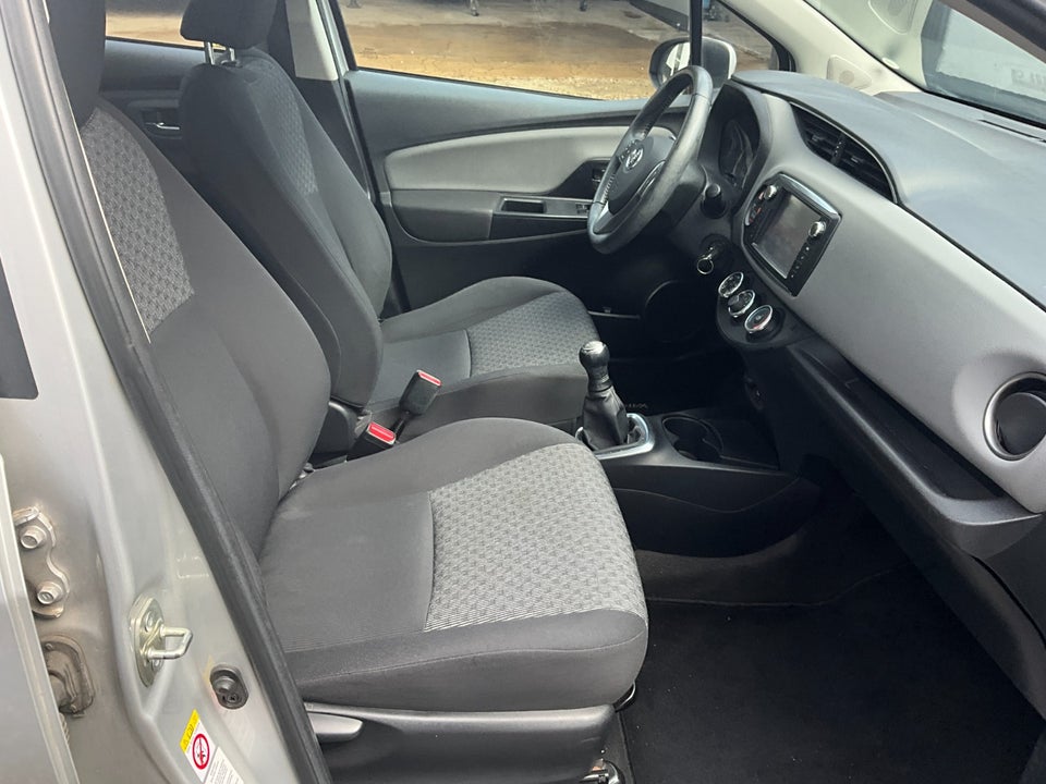 Toyota Yaris 1,0 VVT-i T2 Komfort 5d