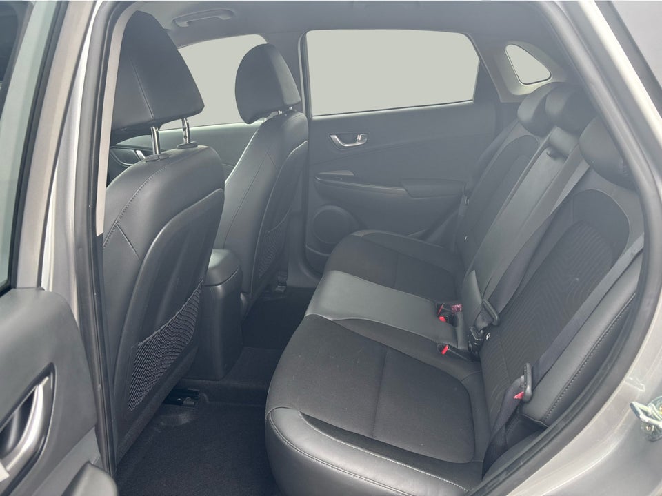 Hyundai Kona 64 EV Essential 5d