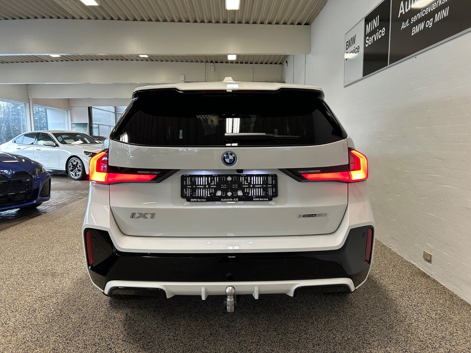 BMW iX1 xDrive30 Fully Charged 5d