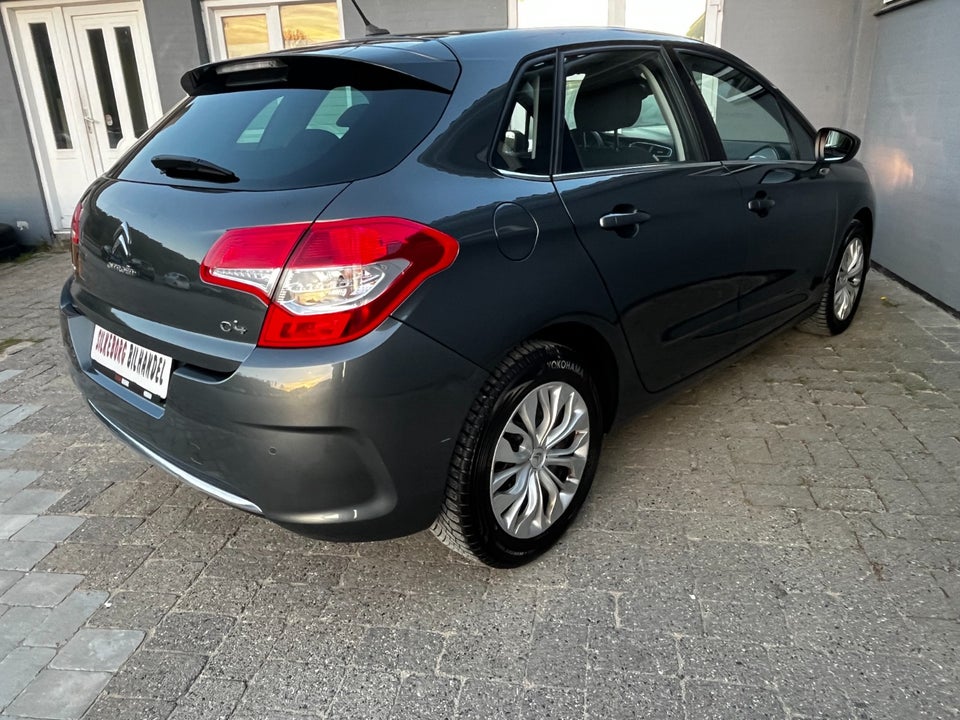 Citroën C4 1,6 e-HDi 112 Seduction 5d