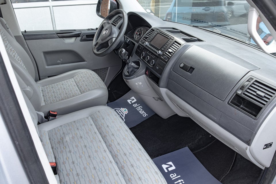 VW Transporter 2,0 TDi 140 Kassevogn kort