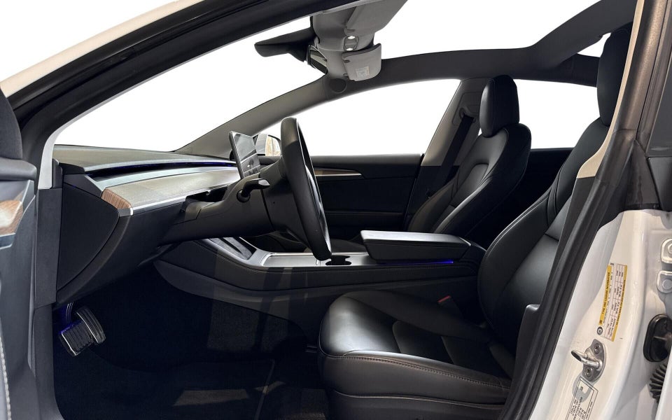 Tesla Model 3 Standard Range+ RWD 4d