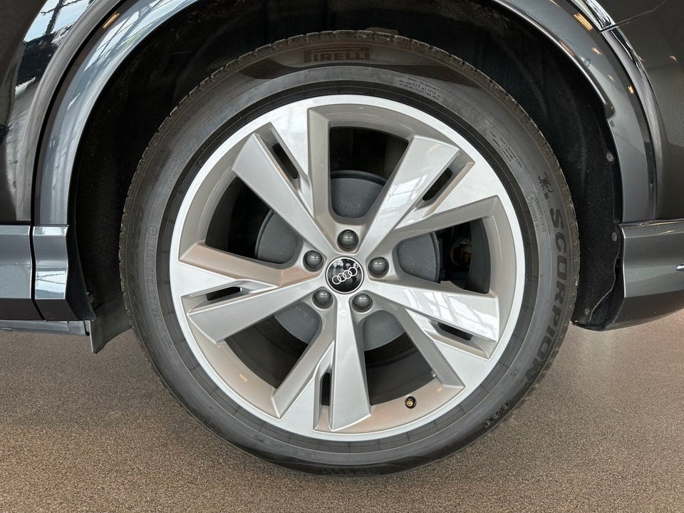 Audi Q4 e-tron 40 S-line 5d