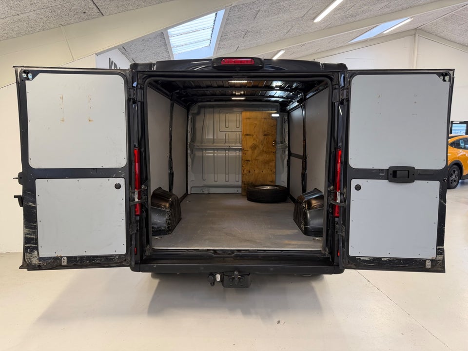 Peugeot Boxer 333 2,2 BlueHDi 140 L2H1 Premium
