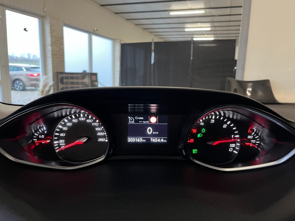 Peugeot 308 1,6 BlueHDi 120 Allure Sky SW 5d