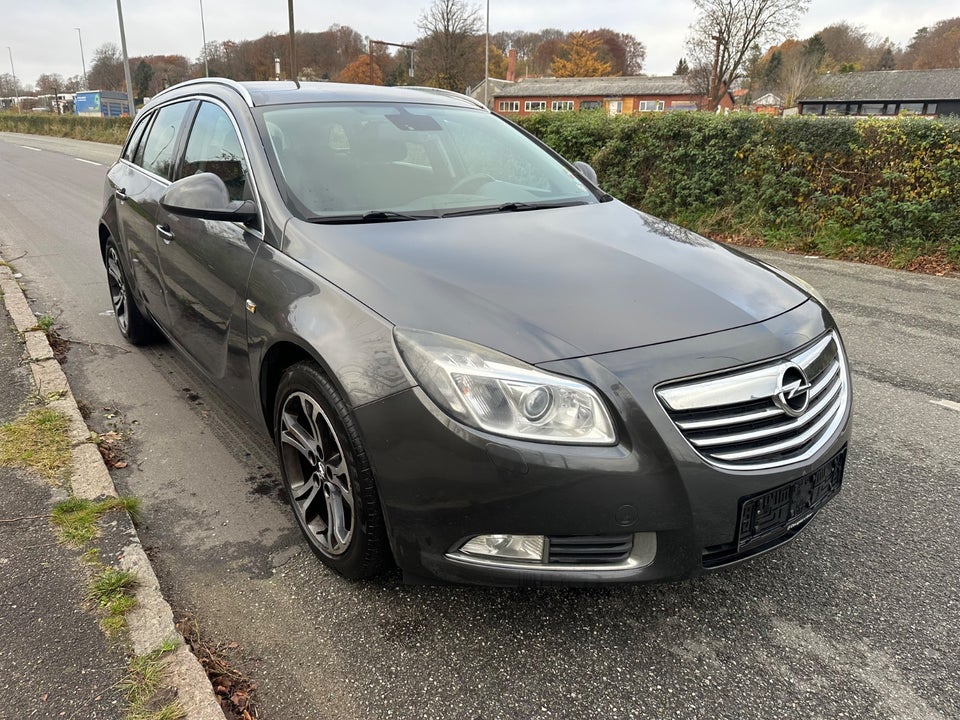 Opel Insignia 1,8 Cosmo Sports Tourer 5d