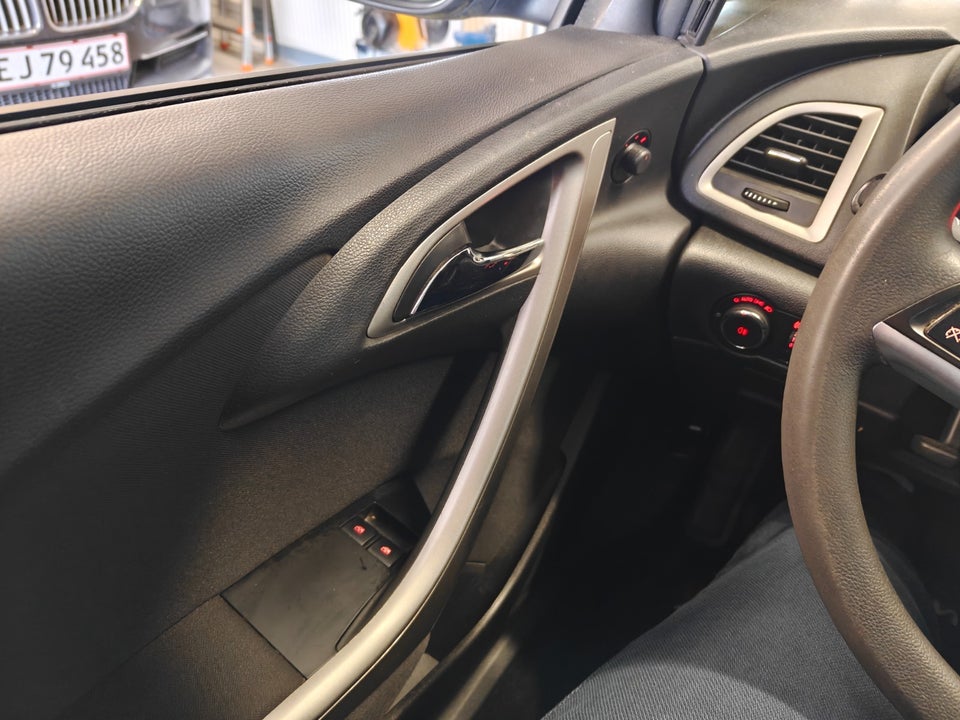 Opel Astra 1,6 Enjoy 5d