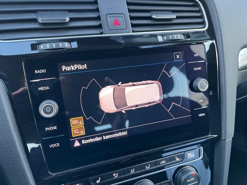 VW Golf VII 1,6 TDi 115 IQ.Drive Variant DSG 5d