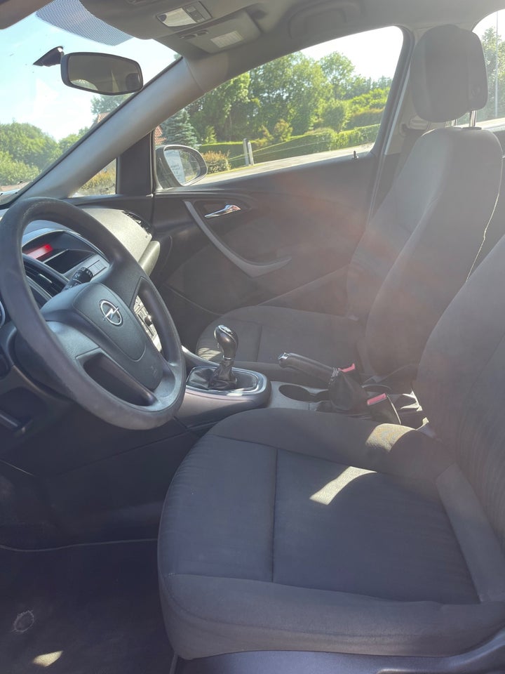 Opel Astra 1,4 100 Limited Sports Tourer 5d