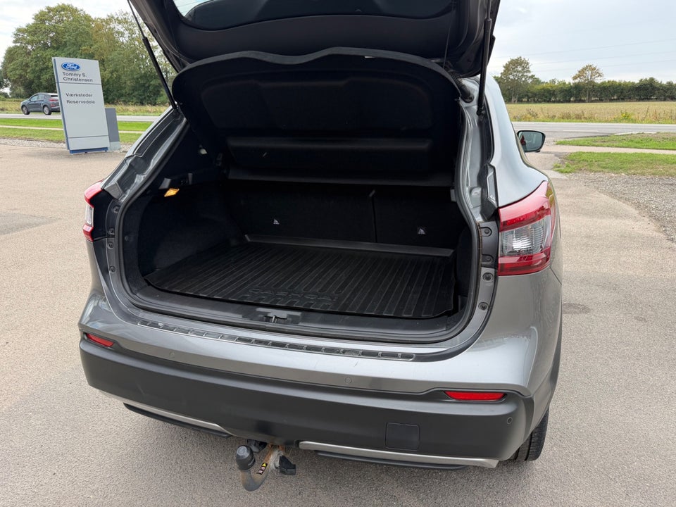 Nissan Qashqai 1,3 Dig-T 140 N-Connecta 5d