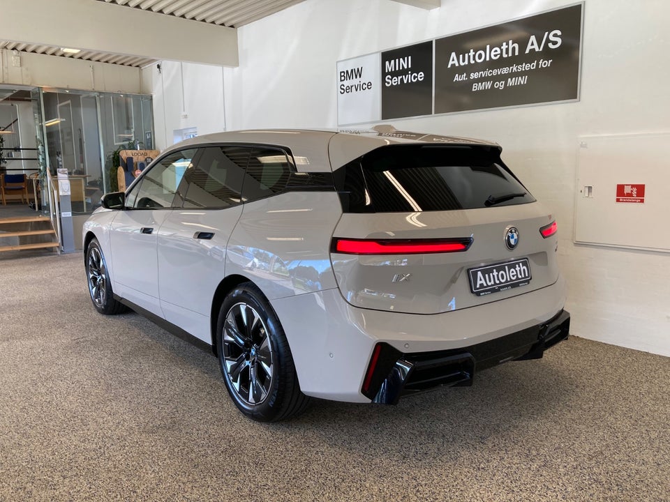 BMW iX xDrive45 M-Sport 5d