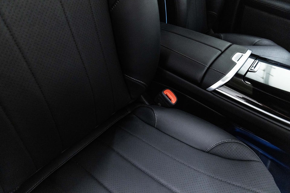 Mercedes EQE300 SUV Electric Art 5d