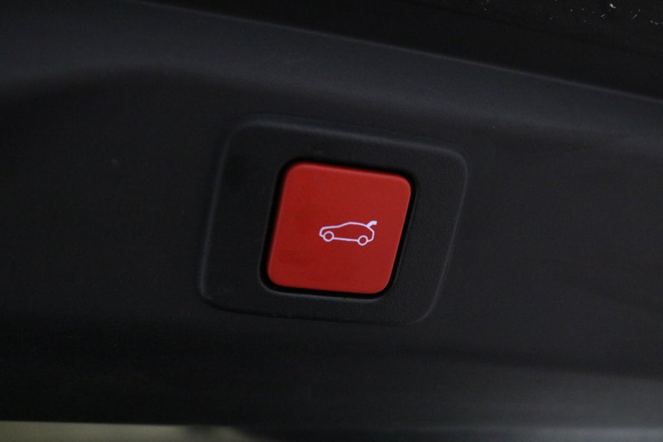 Peugeot e-3008 77 GT Pack 5d