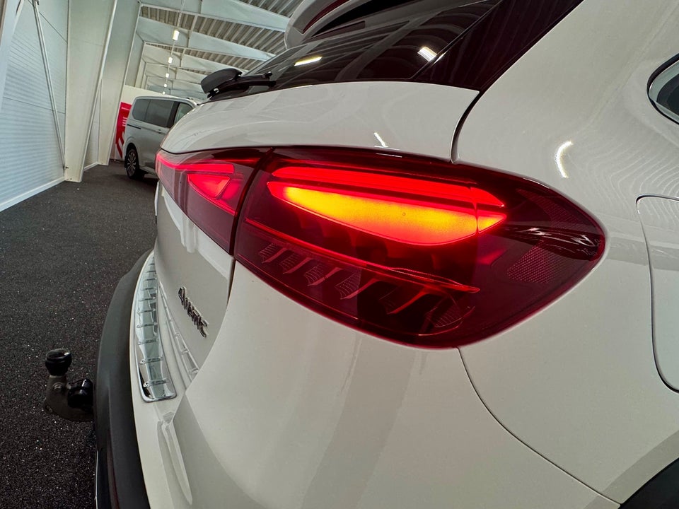 Mercedes EQA300 Progressive 4Matic 5d