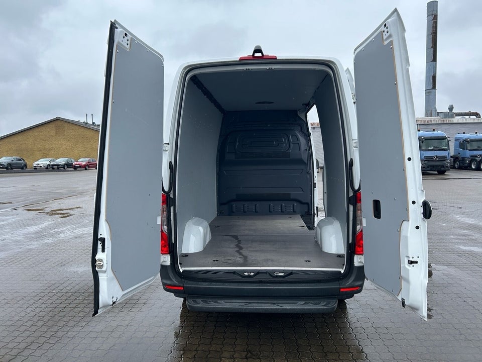 Mercedes Sprinter 317 2,0 CDi A2 Kassevogn aut. RWD