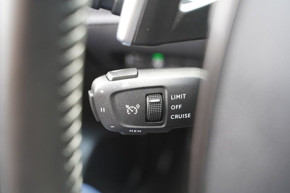 Peugeot 2008 1,2 PureTech 130 Allure EAT8 5d