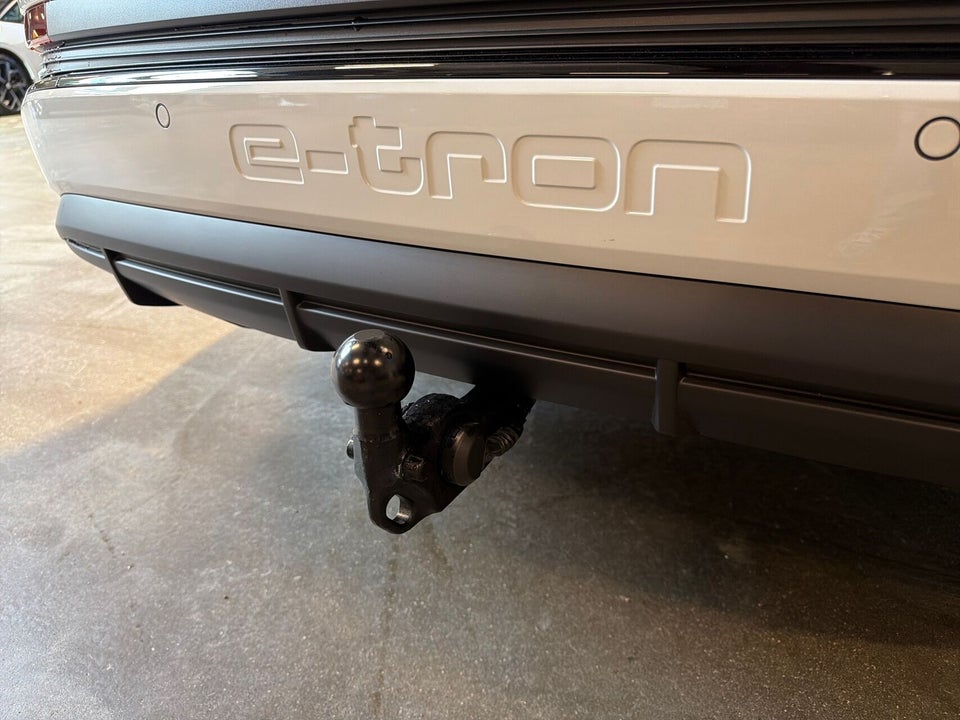 Audi Q4 e-tron 45 S-line Edition quattro 5d