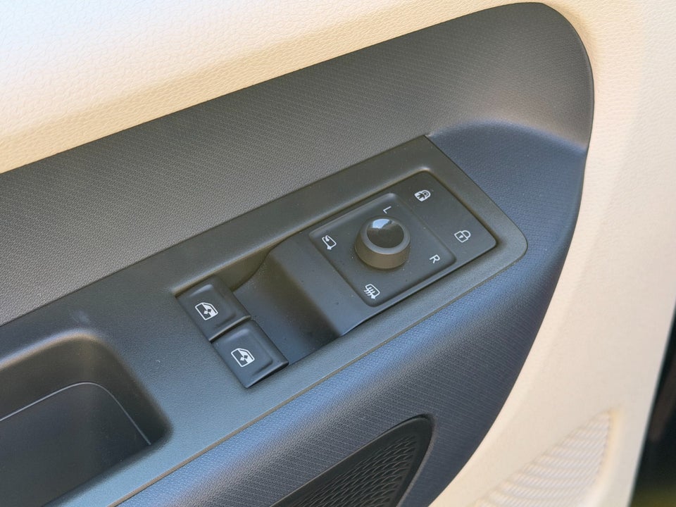 VW ID.Buzz 77 Pro SWB 5d