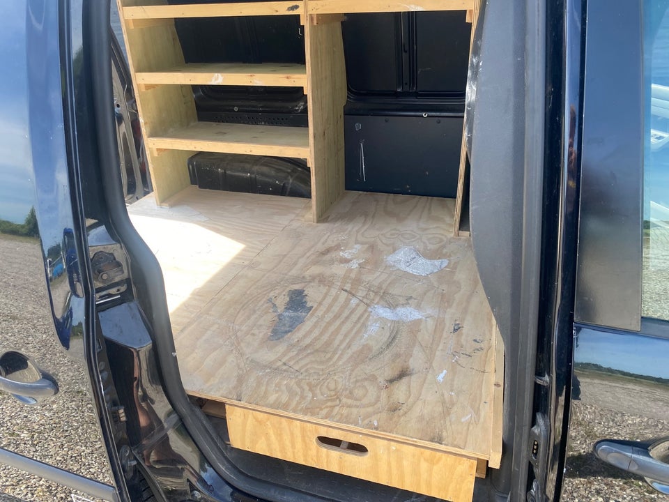 VW Caddy 1,6 TDi 102 Comfortline BMT Van 4d