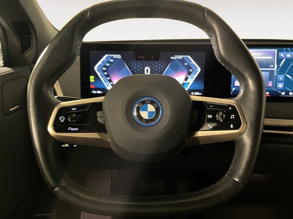 BMW iX xDrive40 Supercharged 5d