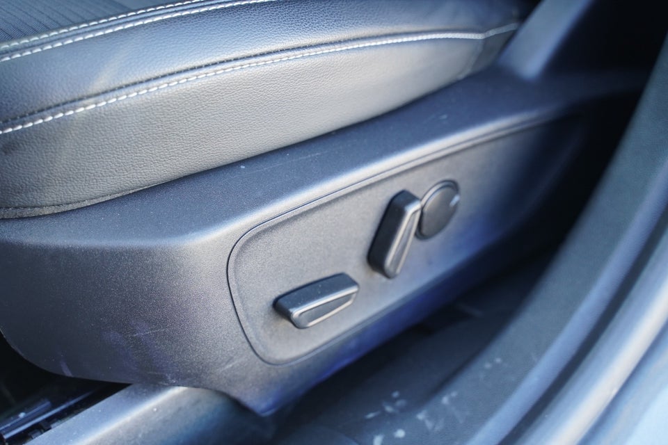 Ford Kuga 2,5 PHEV Titanium CVT 5d