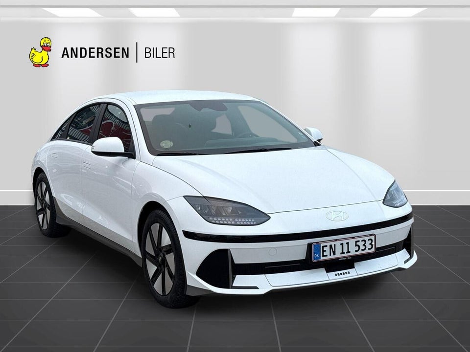 Hyundai Ioniq 6 77 Essential 4d