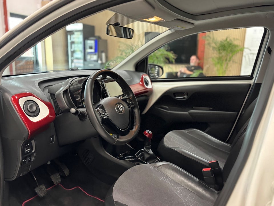 Toyota Aygo 1,0 VVT-i x-pose 5d