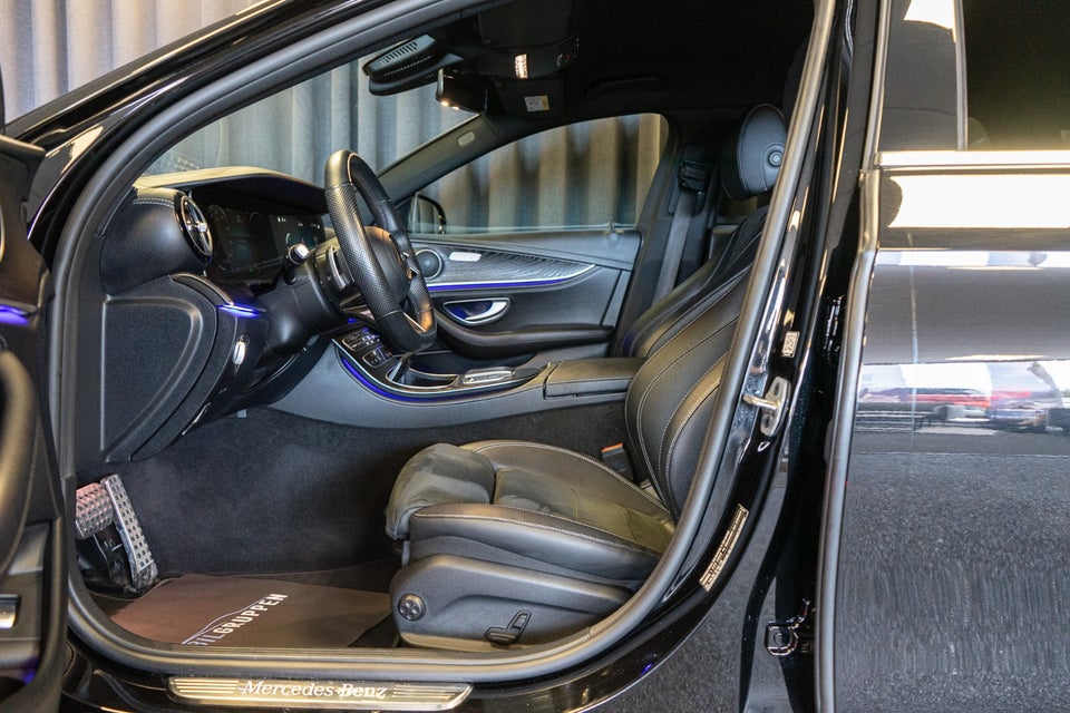 Mercedes E300 de 2,0 AMG Line stc. aut. 5d