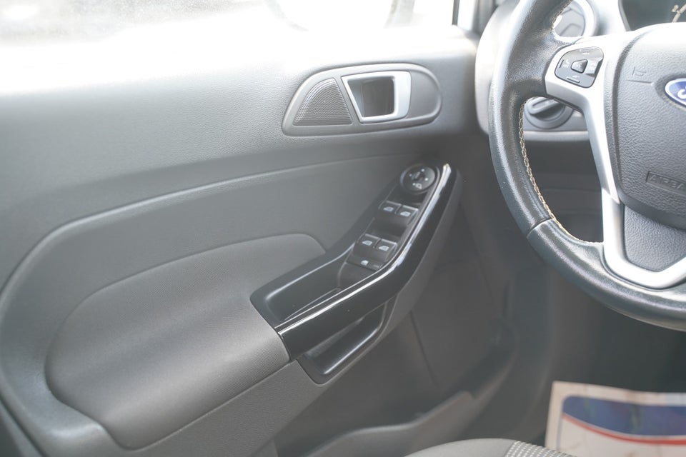 Ford Fiesta 1,0 65 Titanium 5d