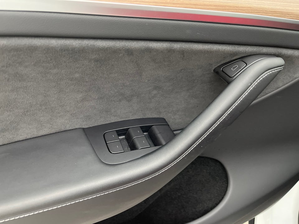 Tesla Model Y RWD 5d