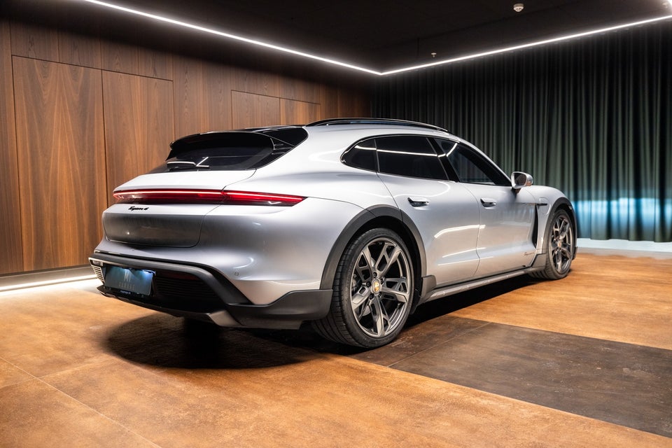 Porsche Taycan 4 Performance+ Cross Turismo 5d