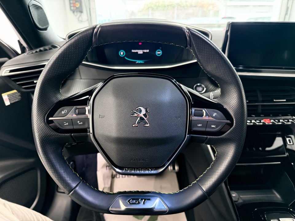 Peugeot e-2008 50 GT 5d