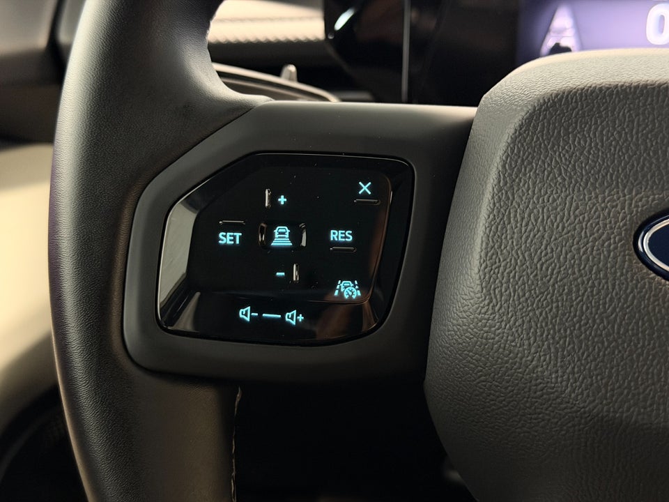 Ford Explorer 77 Premium Extended Range 5d