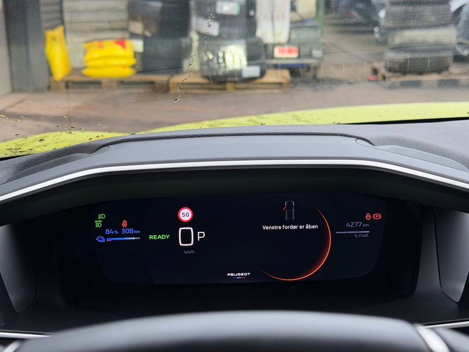 Peugeot e-208 54 GT 5d