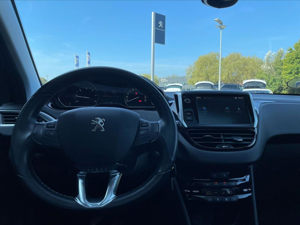 Peugeot 208 1,6 BlueHDi 100 Allure Sky 5d