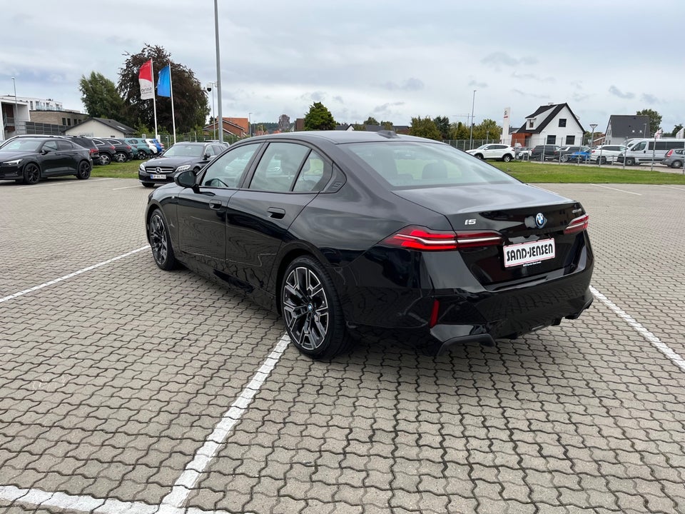 BMW i5 eDrive40 Fully Charged M-Sport 4d