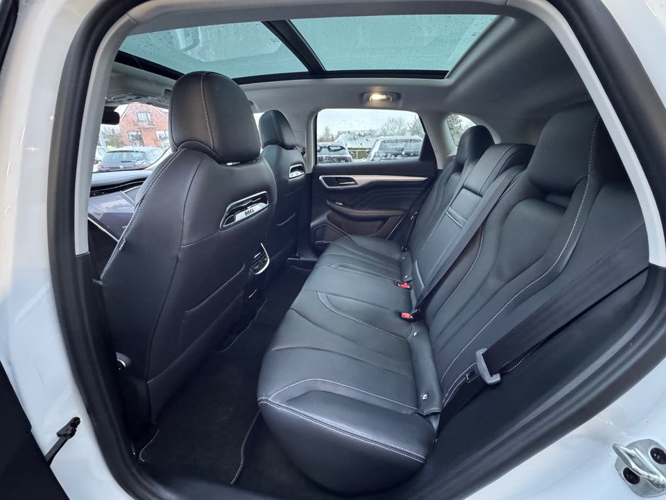 MG Marvel R Luxury 5d