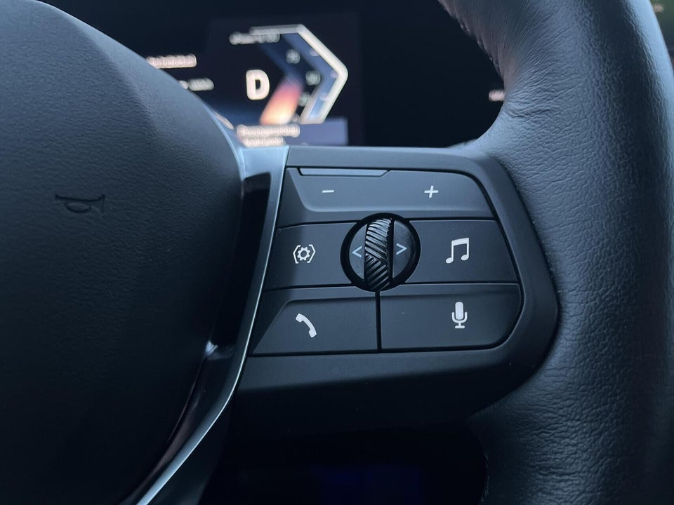 BMW iX1 eDrive20 X-Line 5d