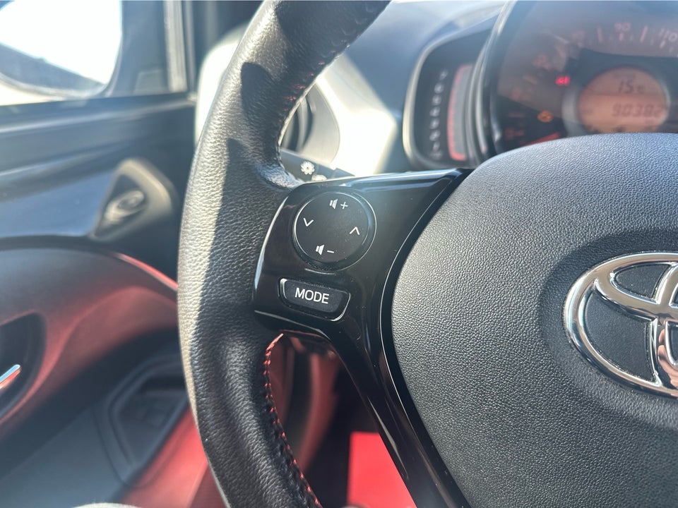 Toyota Aygo 1,0 VVT-i x-black II 5d