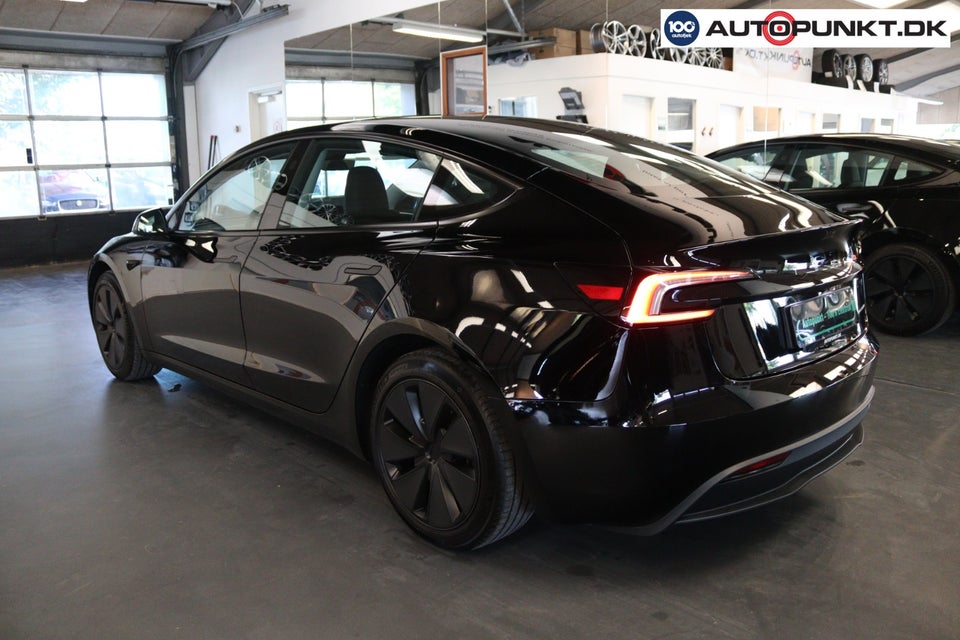 Tesla Model 3 Long Range AWD 4d