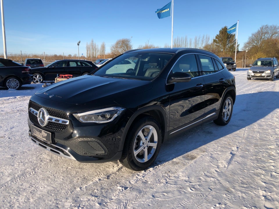 Mercedes GLA250 e 1,3 Progressive aut. 5d