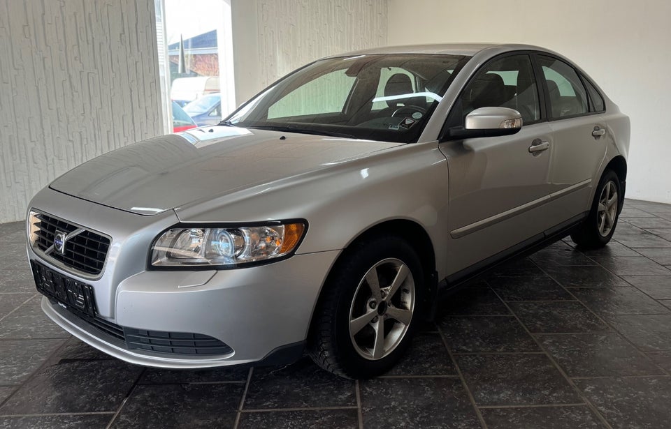 Volvo S40 1,6 D Momentum 4d