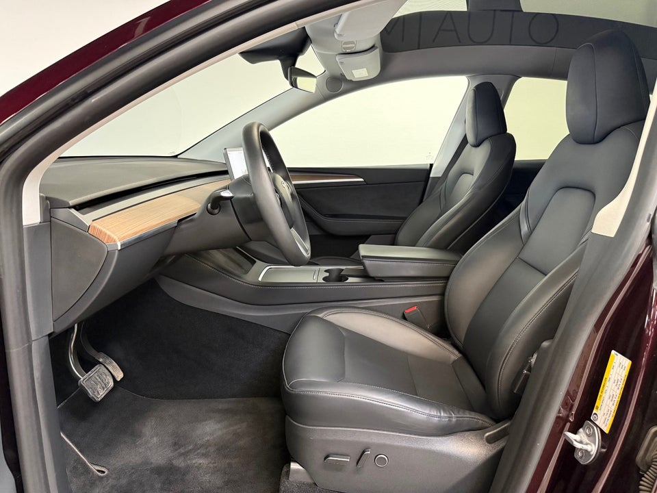 Tesla Model Y Long Range AWD 5d