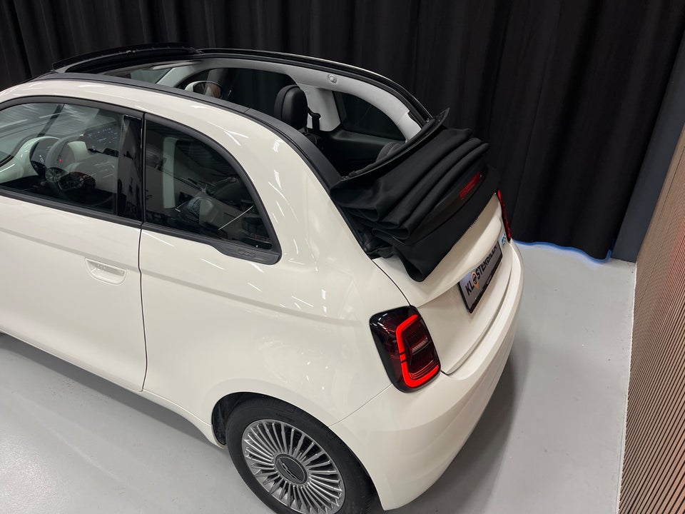 Fiat 500e 42 Icon Cabrio 2d
